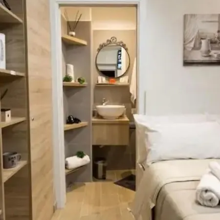 House Mezzocannone Apartmán