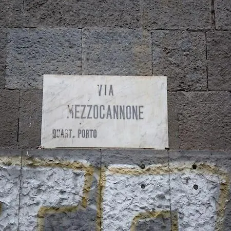 House Mezzocannone * Napels